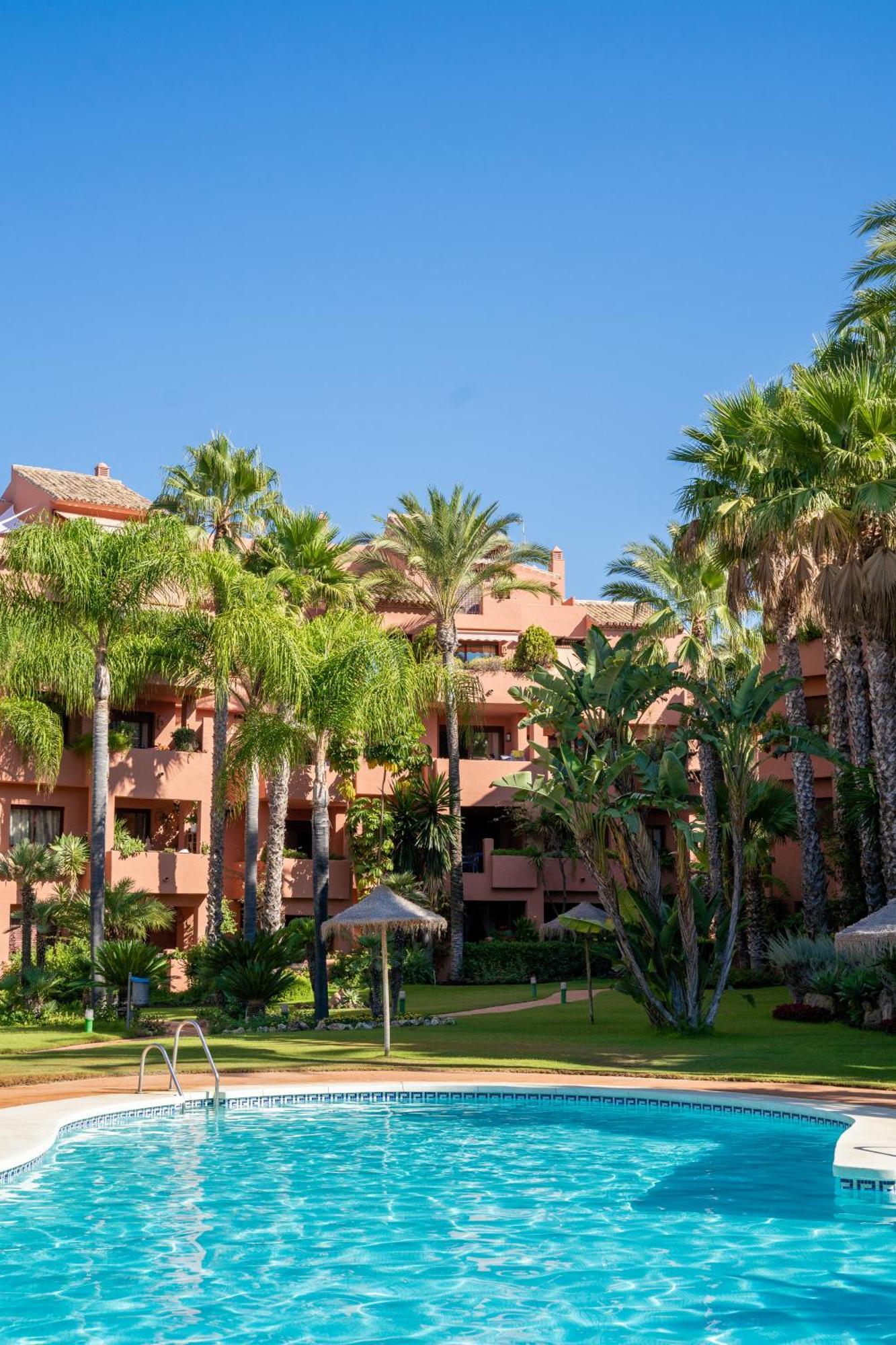 Appartement 3+1 Bed Apartment, 100m Away From The *
